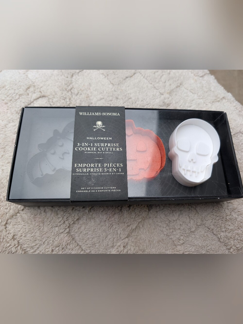 Williams-Sonoma Halloween 3-in-1 Surprise Cookie  Cutters NWT